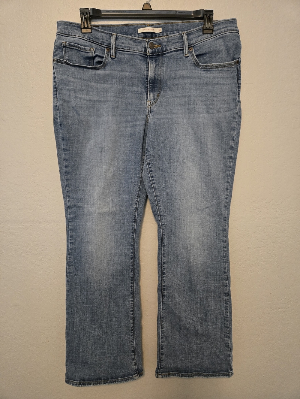 Levis Classic Bootcut Jeans, Womens, Size 18 - Picture 2 of 12